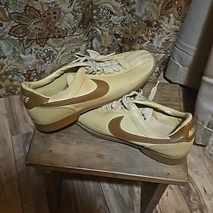 Vintage Size 9 Men Nike Bowling Shoes
